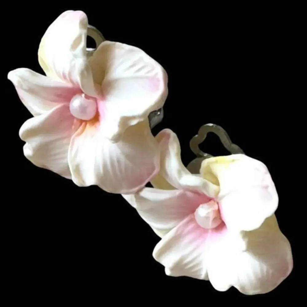 Vintage 1960’s Flower Earrings Hawaiian Tiki Pink Clip Ons with Pearl Center